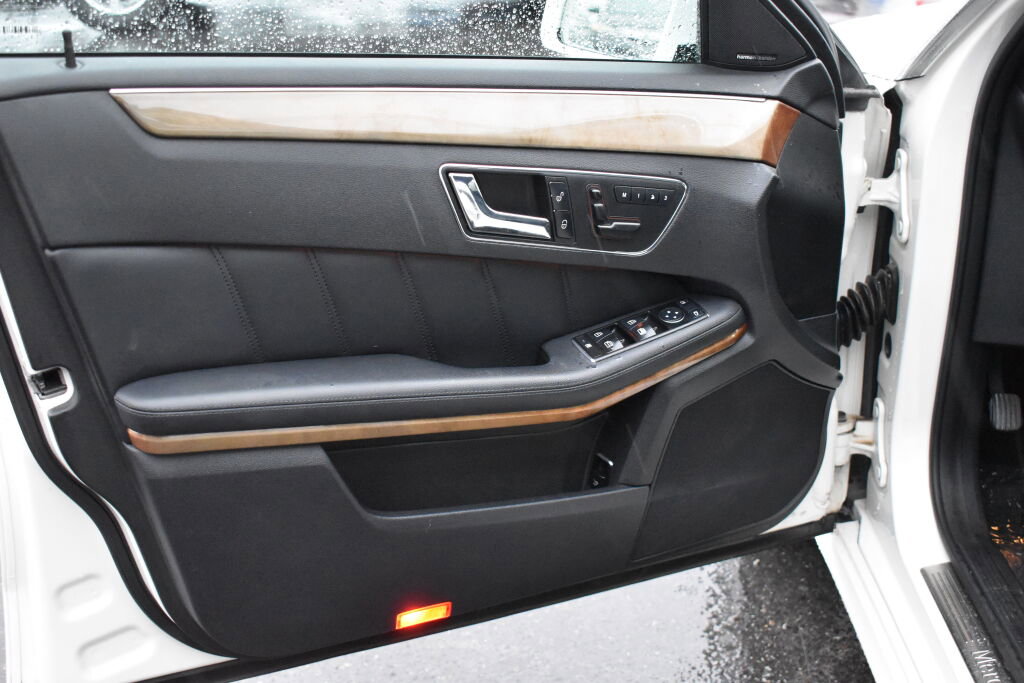 Used 2011 Mercedes-Benz E 350 Sedan image 13