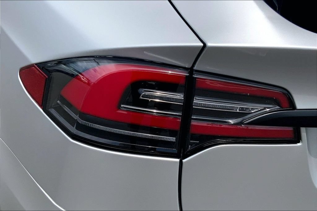 Used 2020 Tesla Model X Performance AWD/4WD image 28