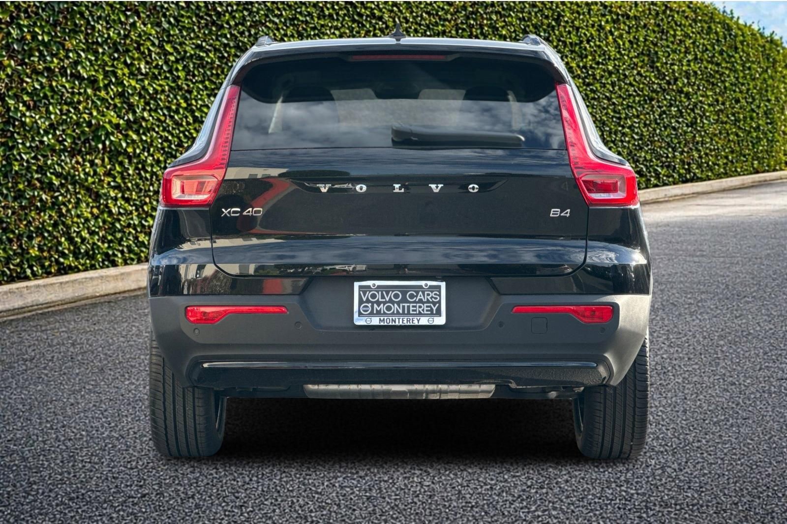 New 2026 Volvo XC40 B4 Core w/ Protection Package Premier FWD image 5