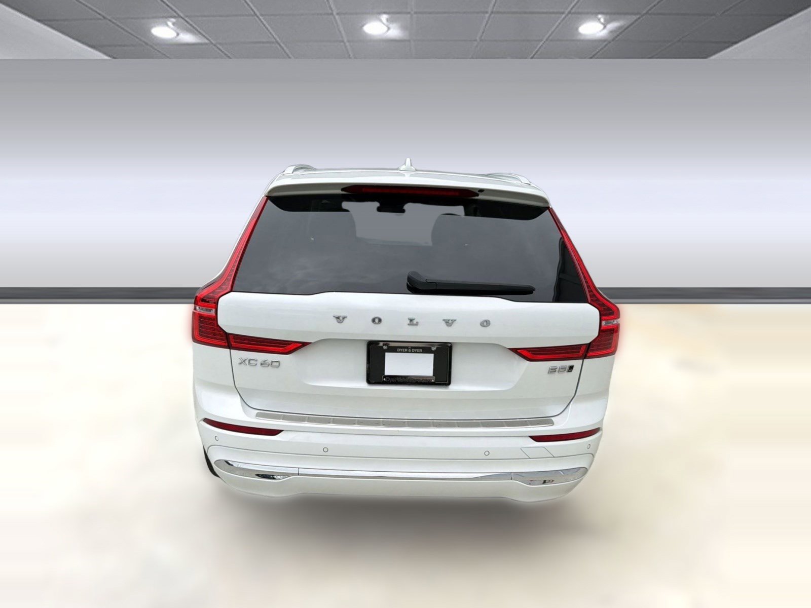 Certified 2023 Volvo XC60 B5 Ultimate w/ Climate Package image 10