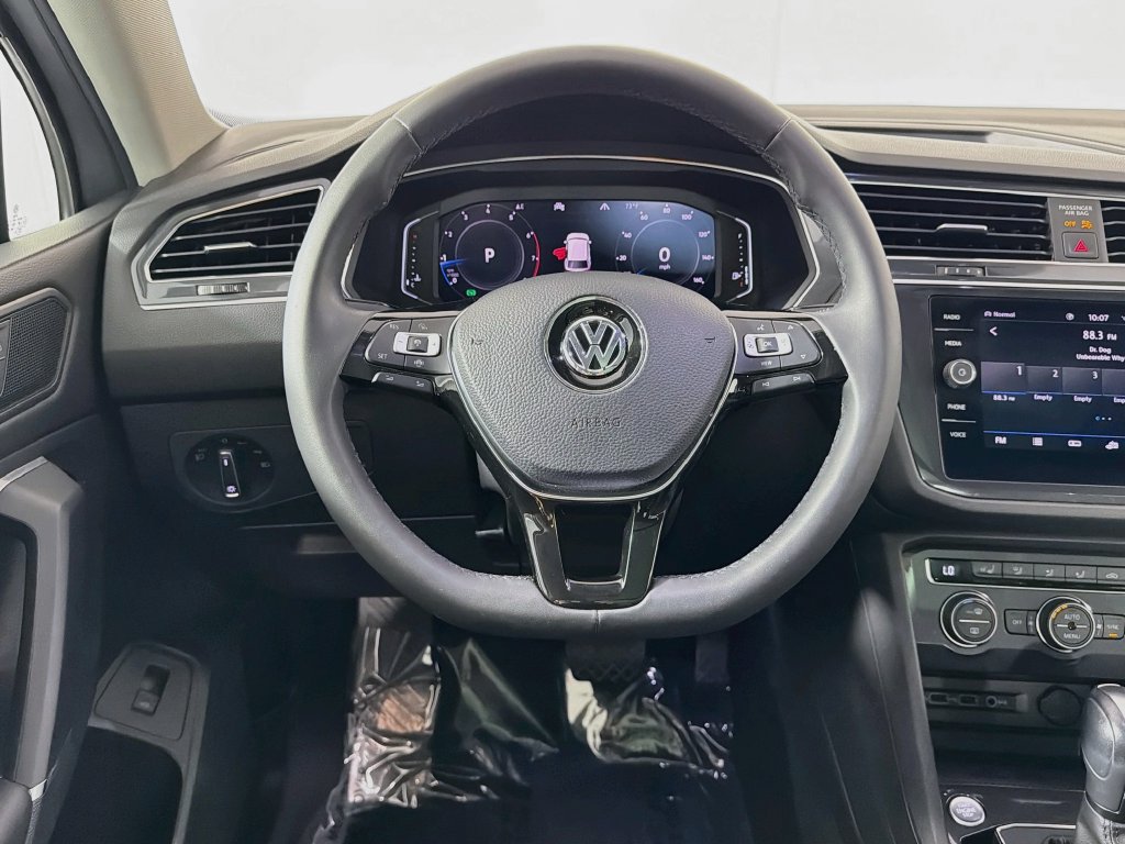 Used 2020 Volkswagen Tiguan SEL AWD/4WD image 11