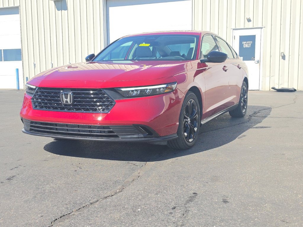 Certified 2025 Honda Accord SE image 3