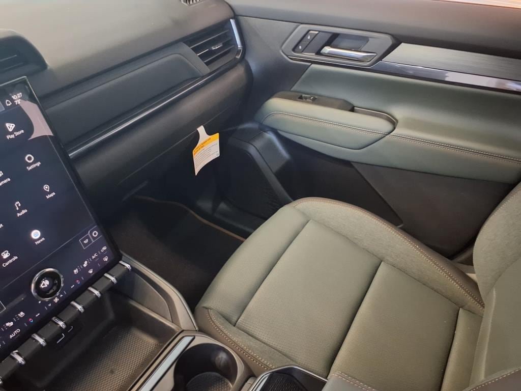 New 2026 GMC Terrain AT4 w/ Convenience Package III AWD/4WD image 16