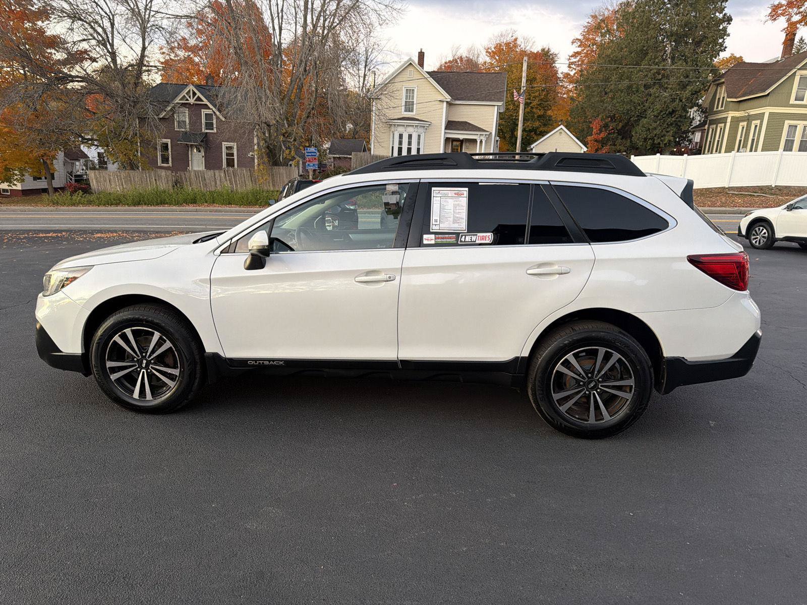 Used 2018 Subaru Outback 2.5i Premium AWD/4WD image 2