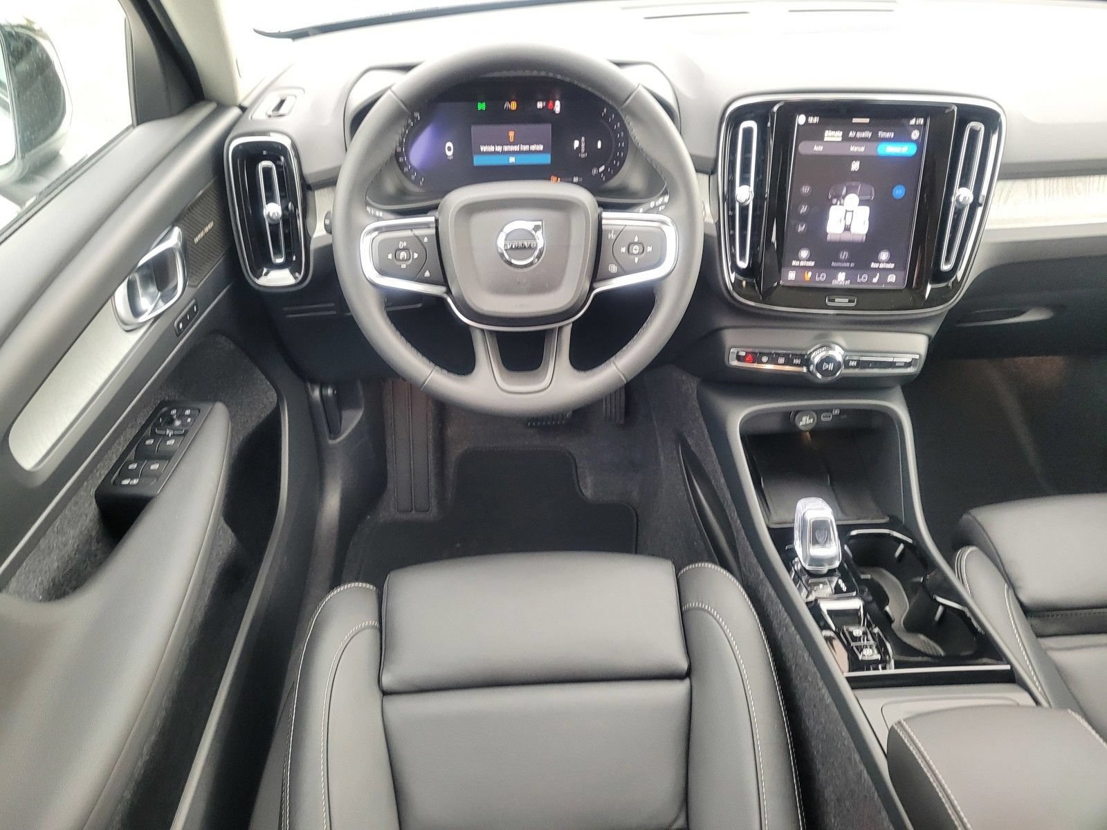 New 2026 Volvo XC40 B5 Ultra w/ Climate Package AWD/4WD image 14