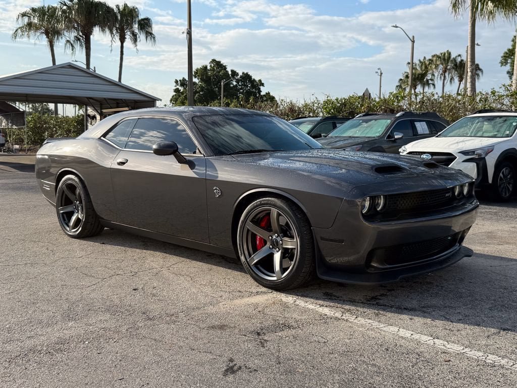 Used 2023 Dodge Challenger SRT Hellcat w/ Driver Convenience Group RWD image 2