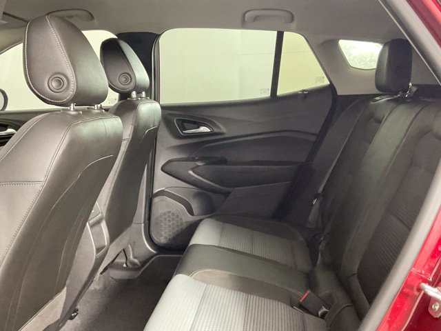 Used 2025 Chevrolet Trax LT FWD image 15