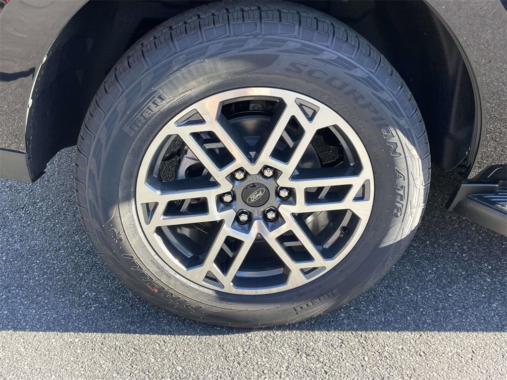 New 2025 Ford Expedition Active image 7