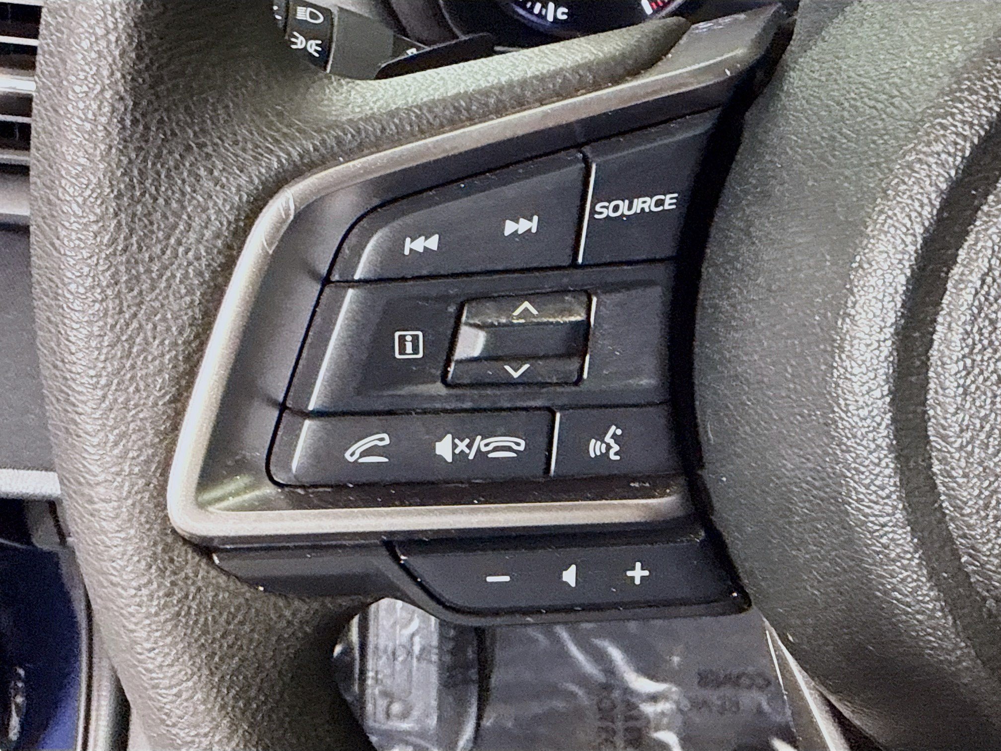 Used 2025 Subaru Outback AWD/4WD image 14