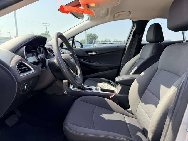 Used 2017 Chevrolet Cruze LS FWD image 16