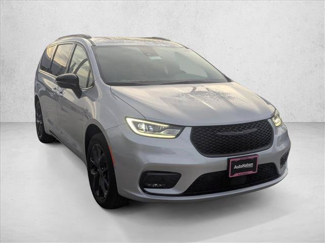 New 2026 Chrysler Pacifica Limited w/ S Appearance Package AWD/4WD image 7