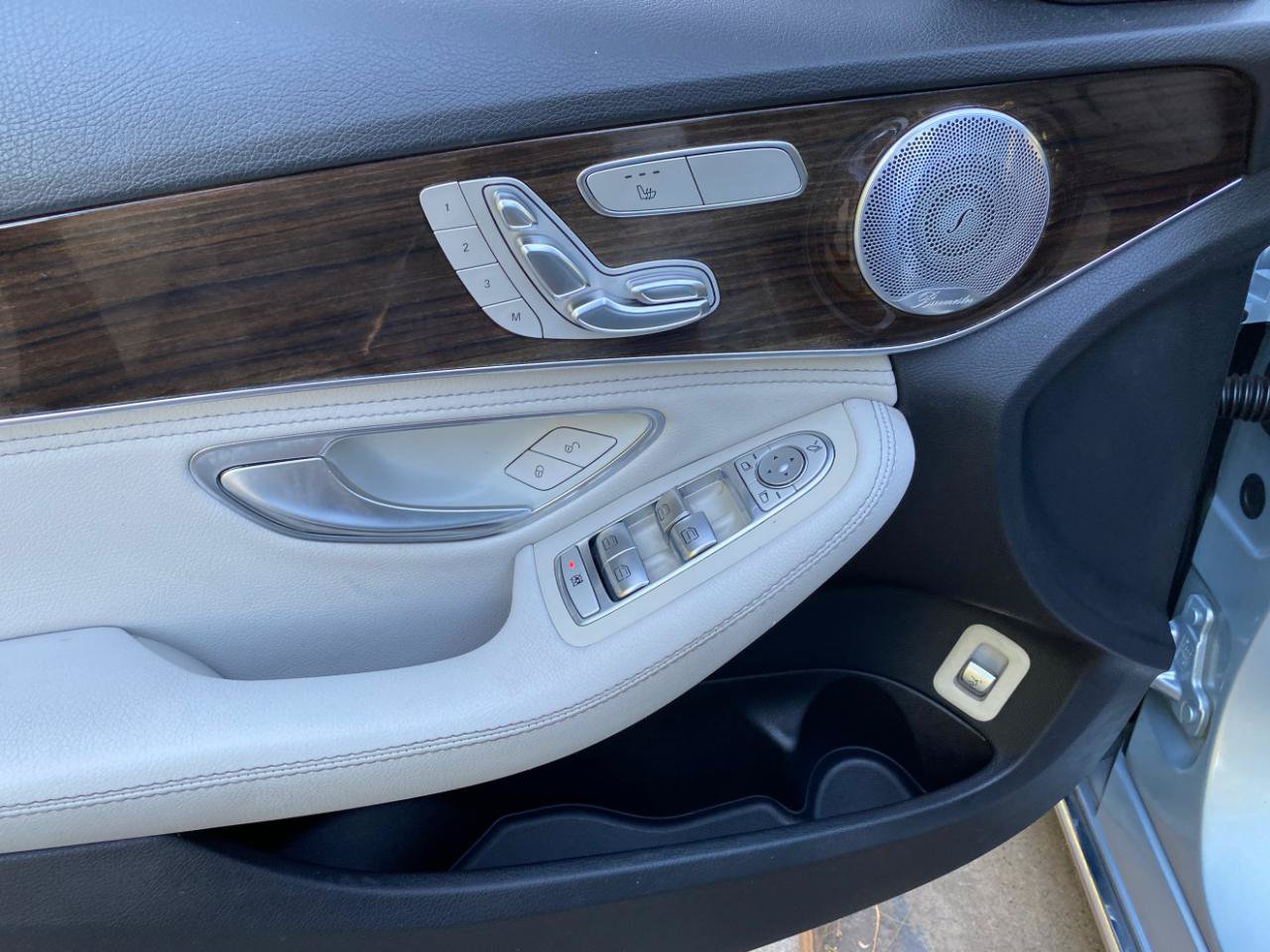 Used 2015 Mercedes-Benz C 300 Sedan image 30