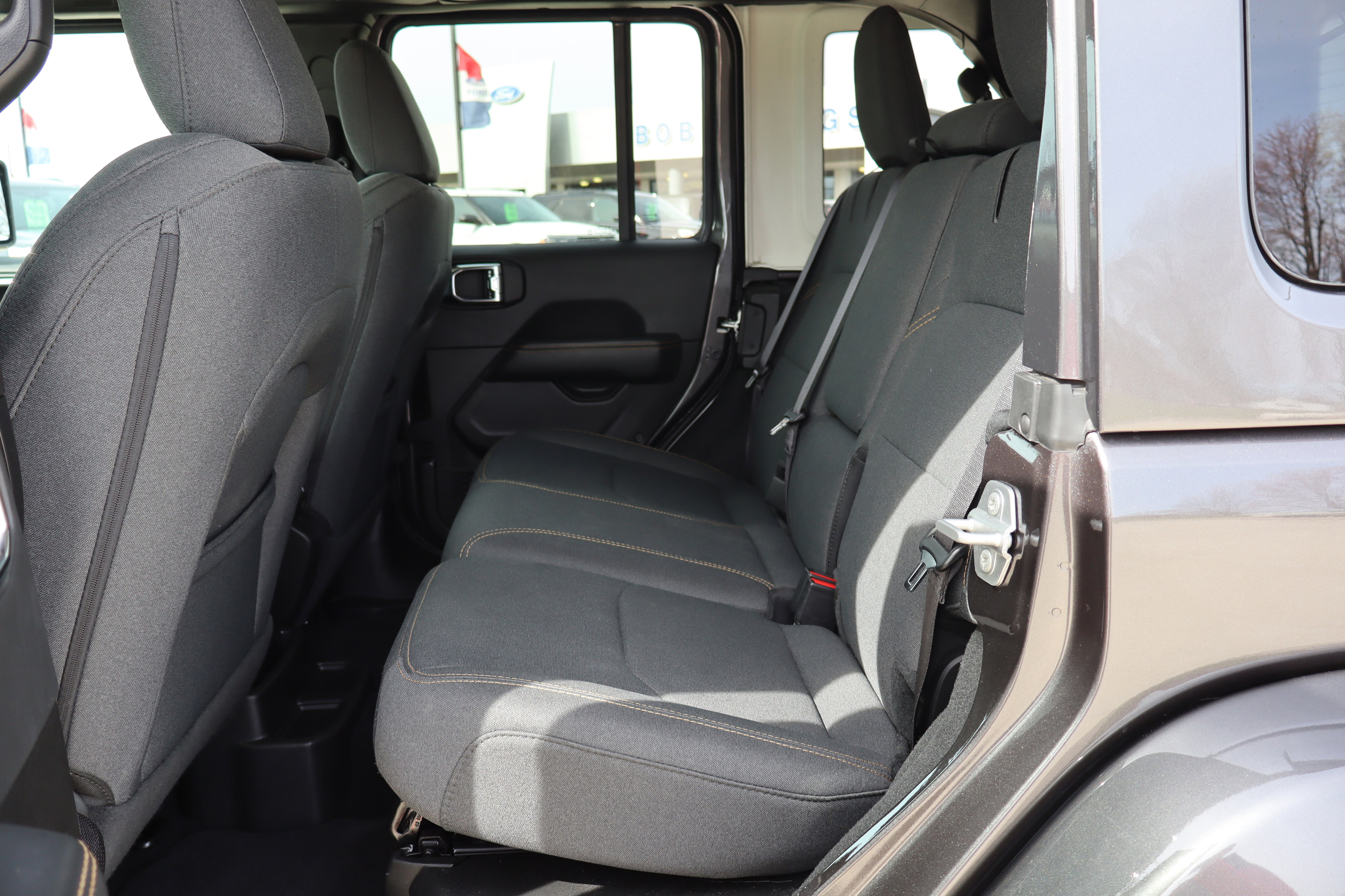 Used 2025 Jeep Wrangler Sahara w/ Safety Group image 11