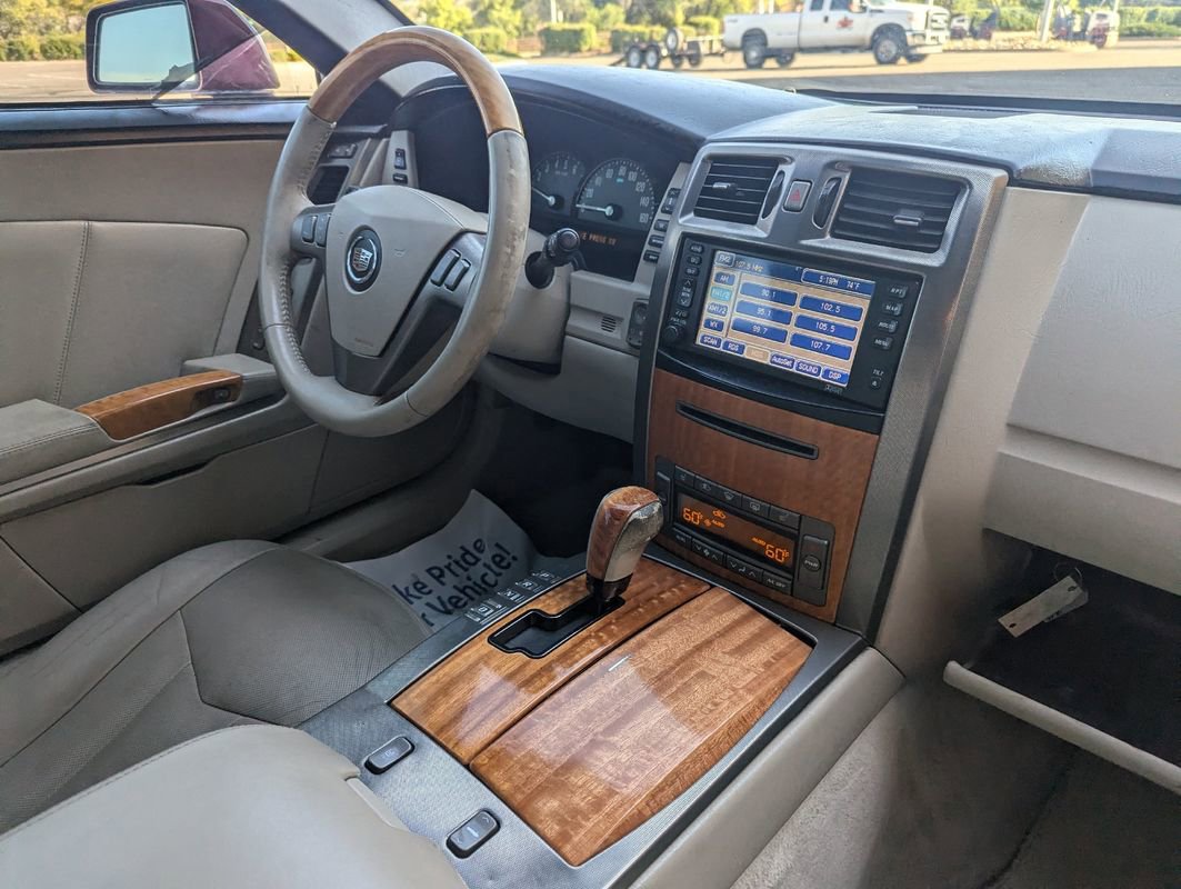 Used 2006 Cadillac XLR image 13