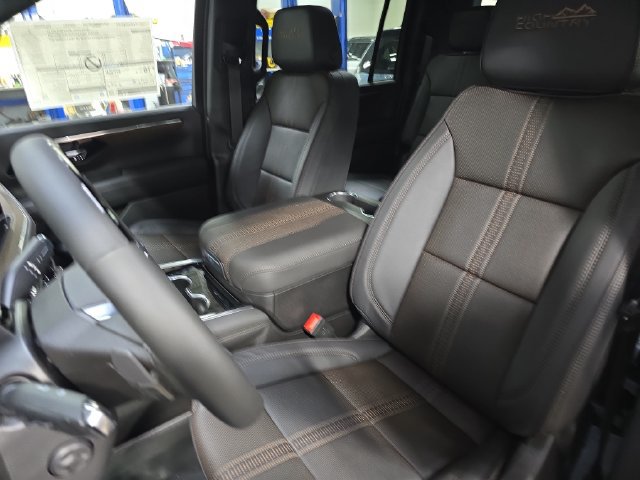 New 2026 Chevrolet Suburban High Country w/ LPO, Illumination Package AWD/4WD image 19