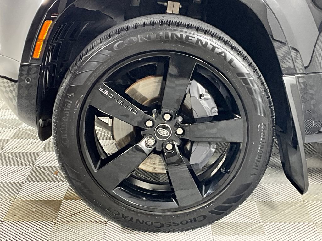 Certified 2024 Land Rover Defender 110 X-Dynamic SE AWD/4WD image 29