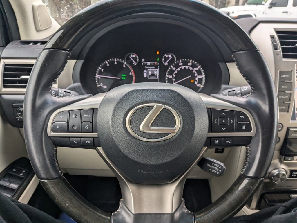 Used 2020 Lexus GX 460 Premium image 32