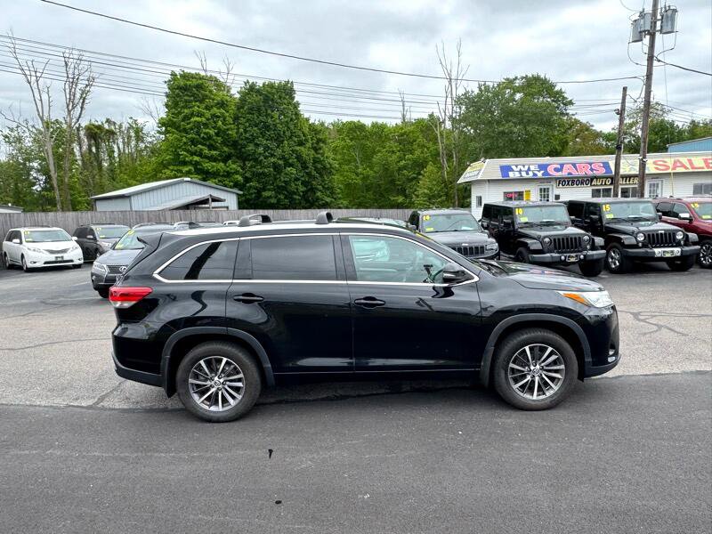 Used 2017 Toyota Highlander XLE image 4
