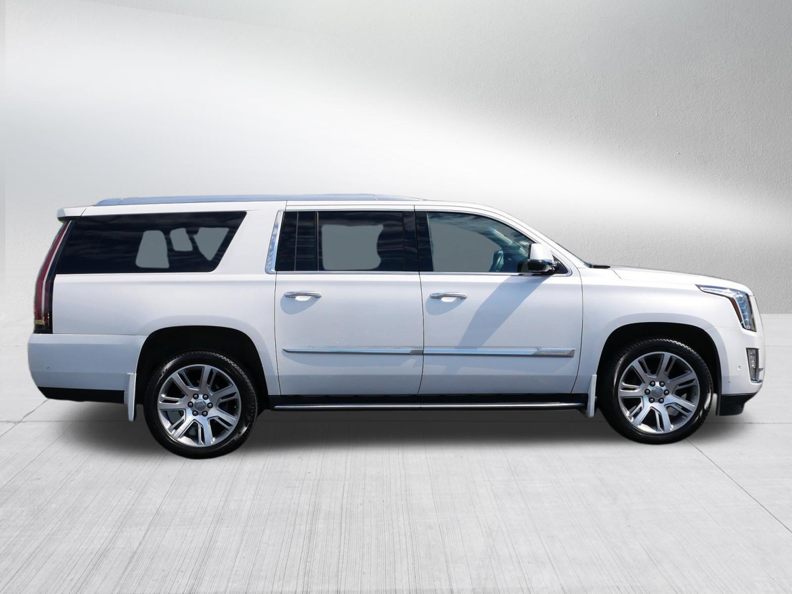Used 2017 Cadillac Escalade ESV Premium Luxury AWD/4WD image 6