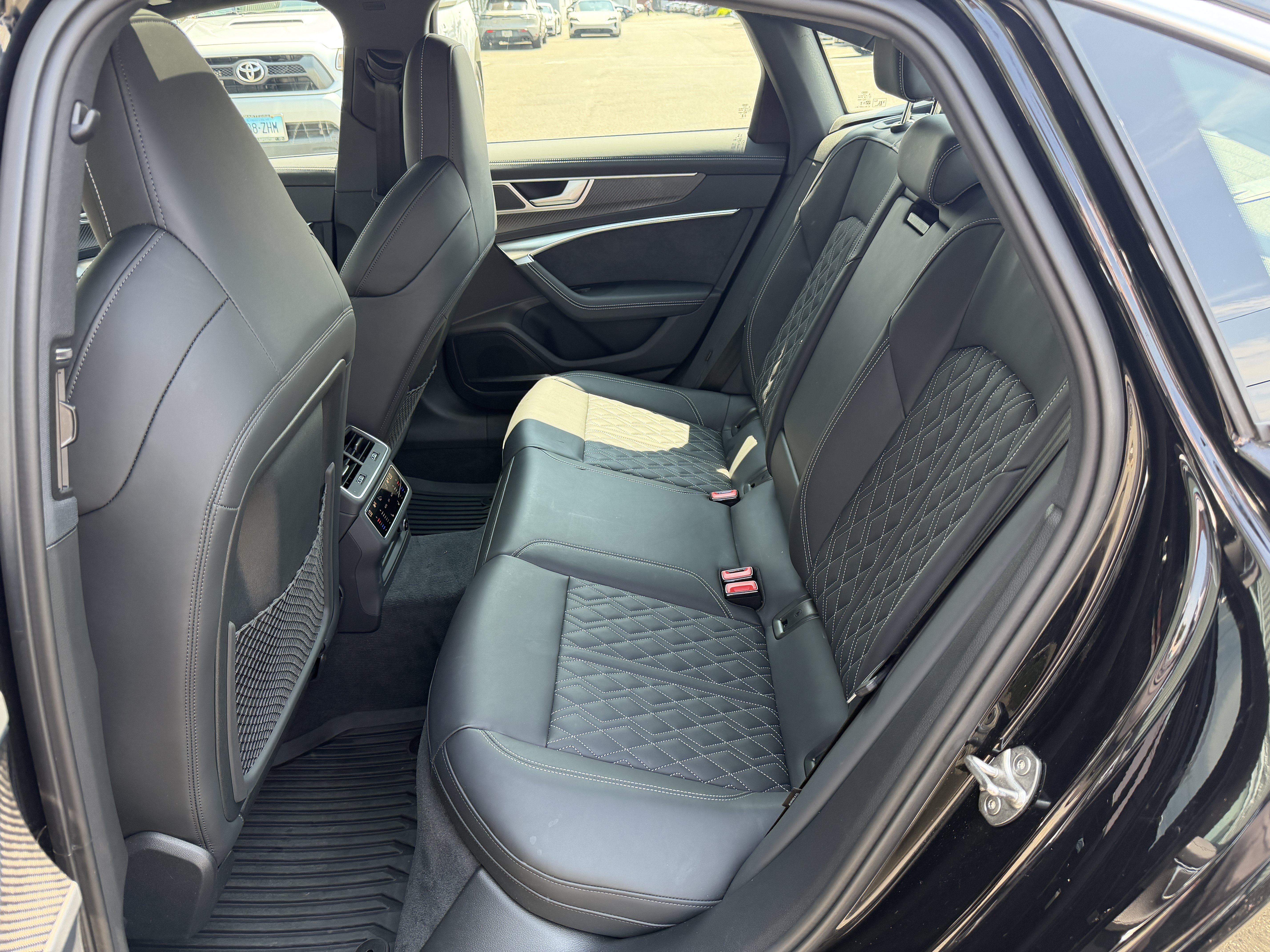 Certified 2024 Audi S6 Premium Plus w/ Premium Plus Package AWD/4WD image 15