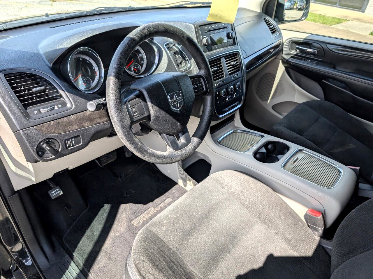 Used 2015 Dodge Grand Caravan SXT image 15