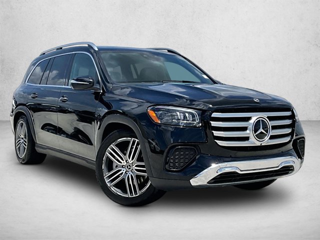 Used 2025 Mercedes-Benz GLS 450 4MATIC image 11
