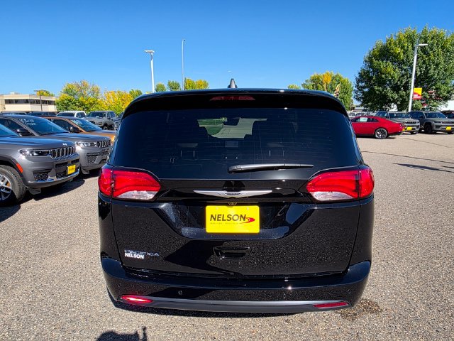 New 2027 Chrysler Pacifica LX FWD image 10
