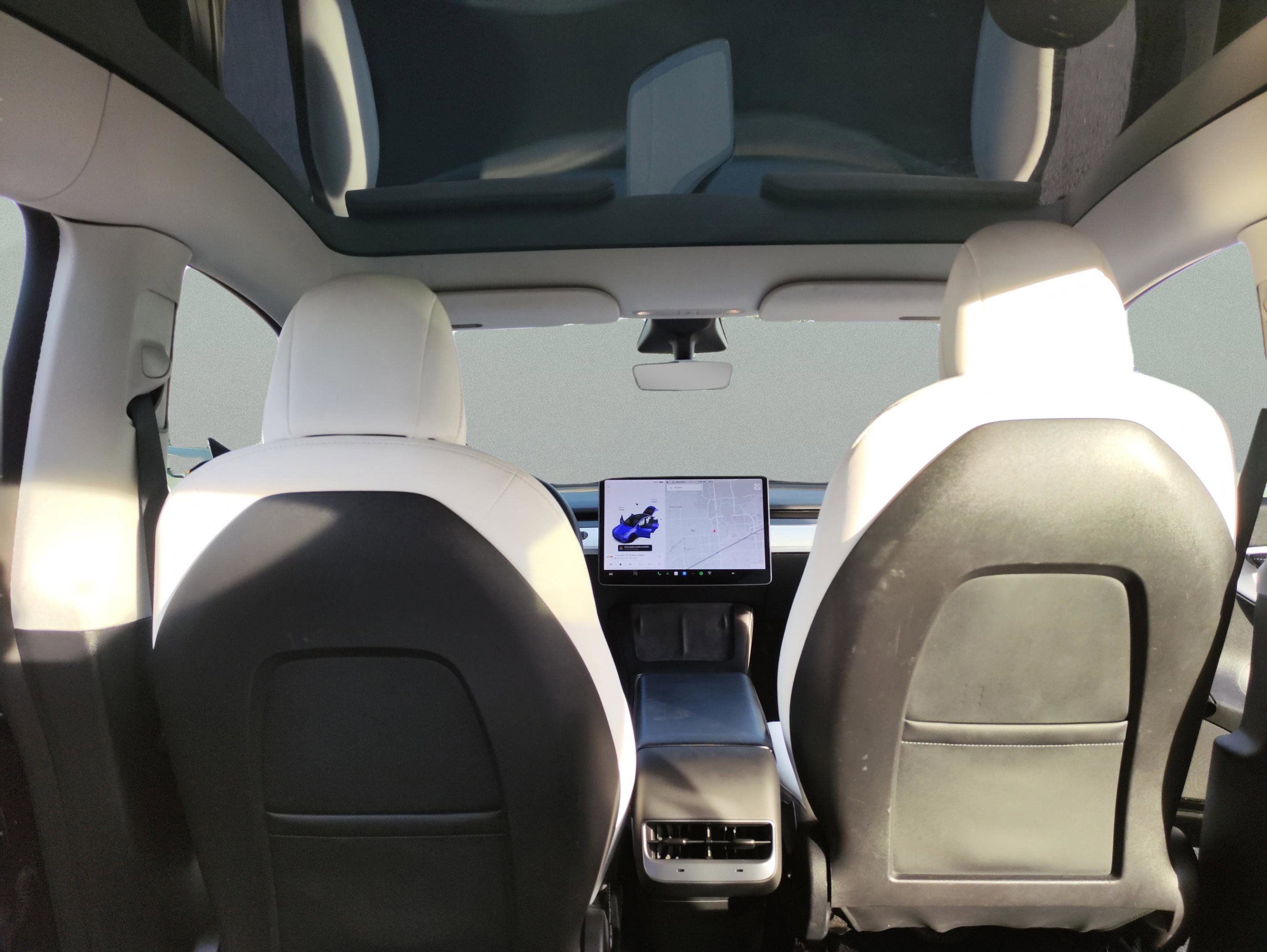 Used 2022 Tesla Model Y Performance image 11