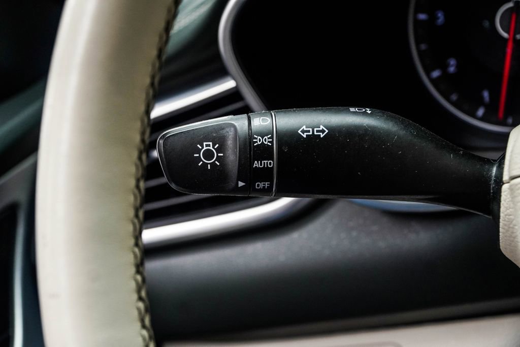 Used 2019 Genesis G70 3.3T Design image 38