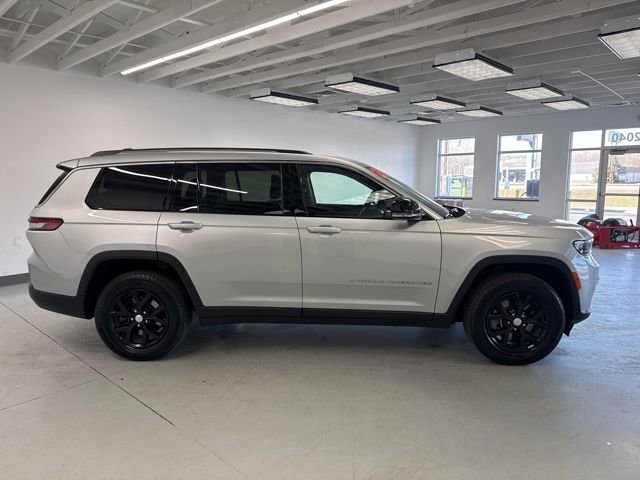 Used 2023 Jeep Grand Cherokee L Limited w/ Trailer Tow Group (B) AWD/4WD image 14