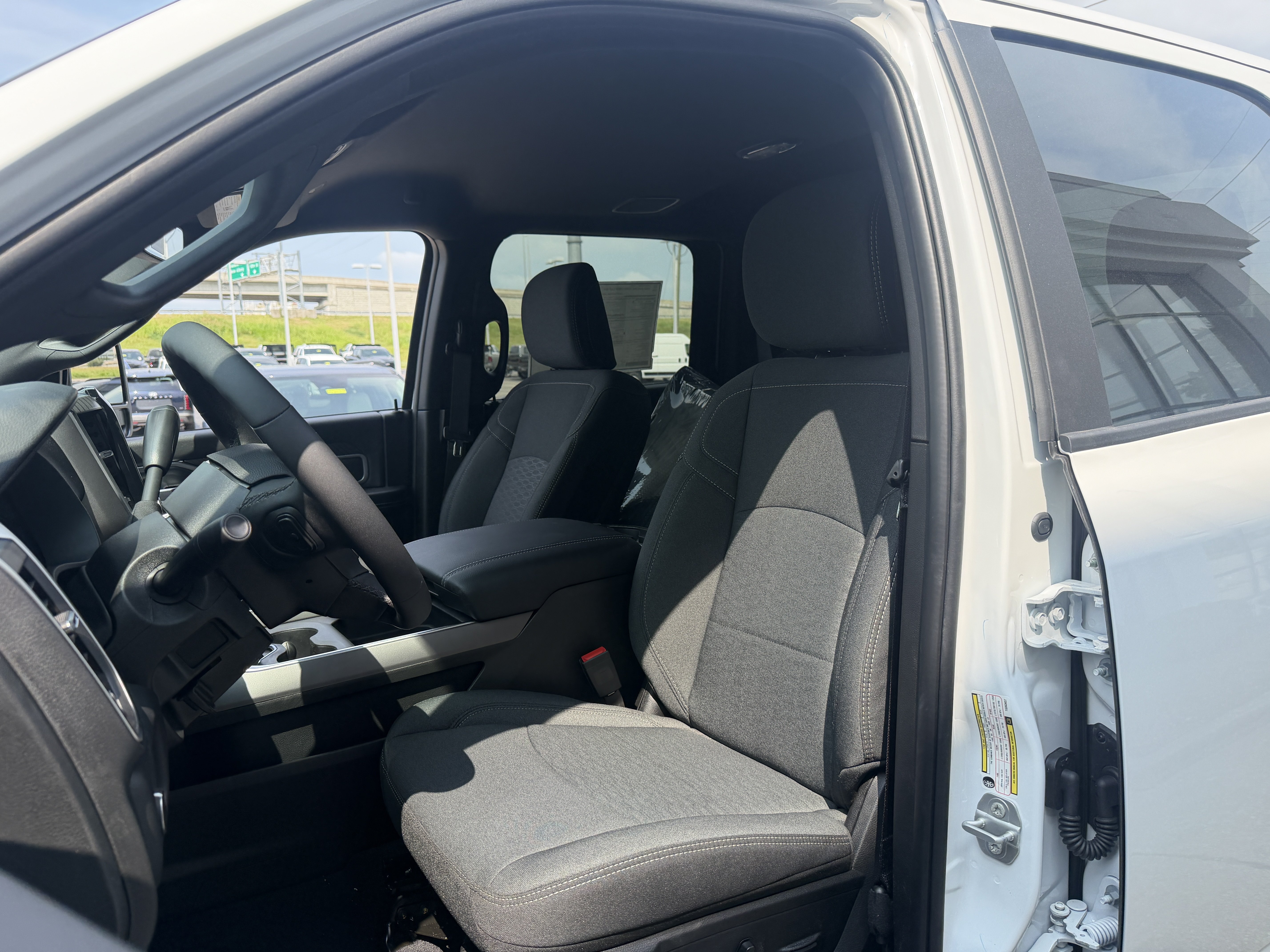 New 2026 RAM 2500 Big Horn AWD/4WD image 32