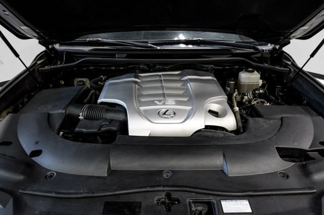 Used 2021 Lexus LX 570 4WD w/ Luxury Package image 49