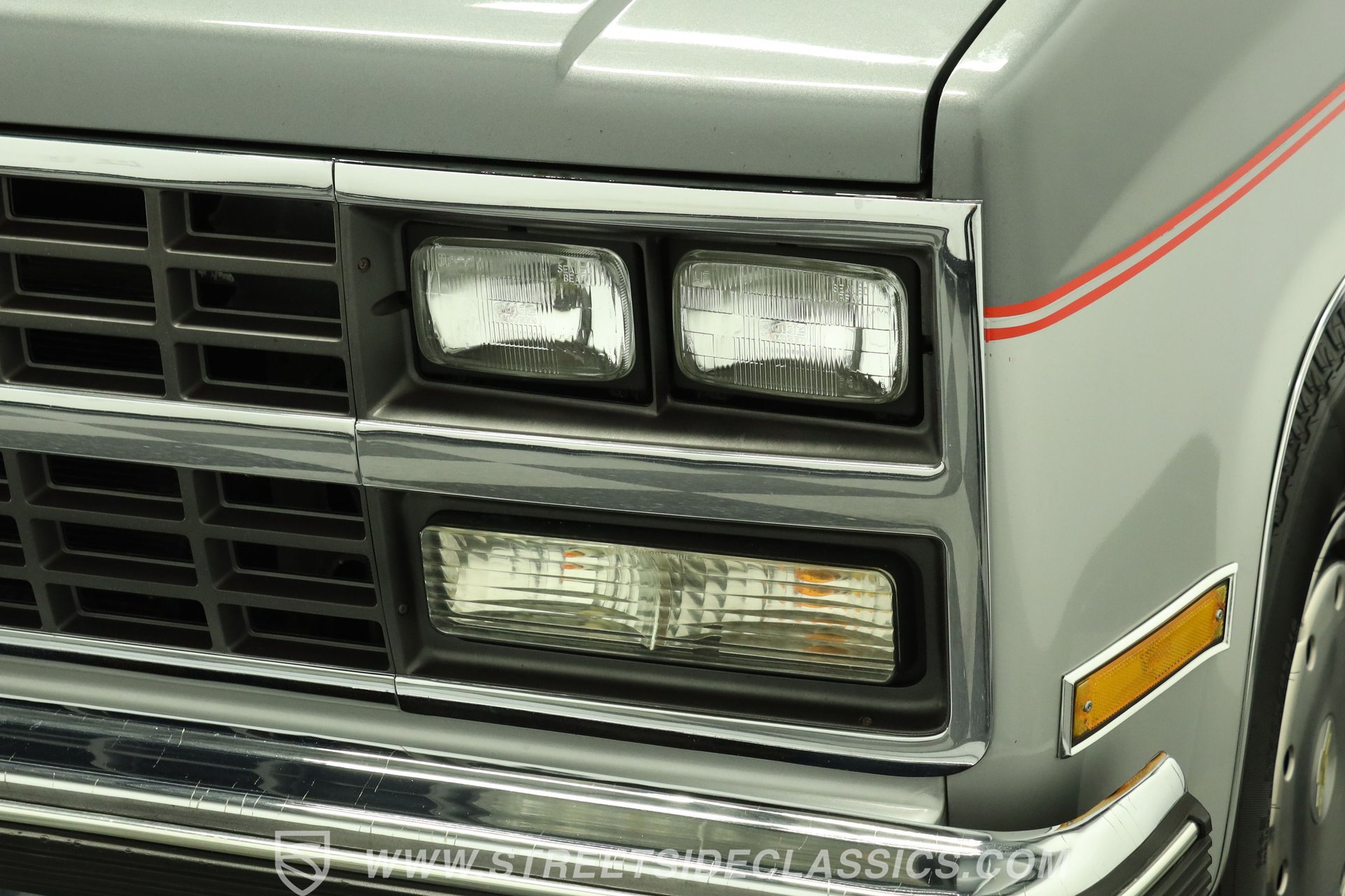Used 1990 Chevrolet Suburban 2500 RWD image 20
