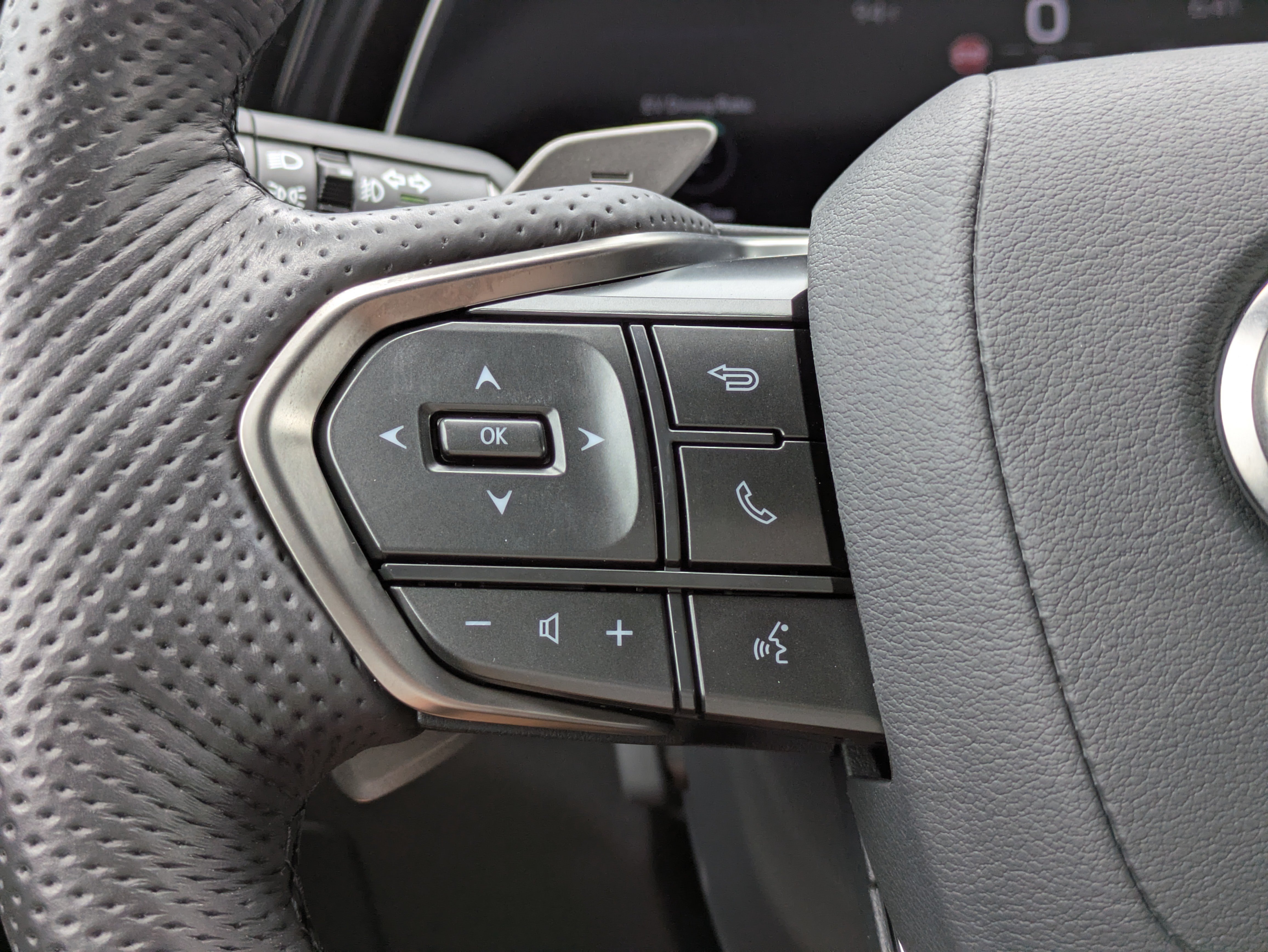 Used 2026 Lexus TX 500h AWD w/ Technology Package image 23