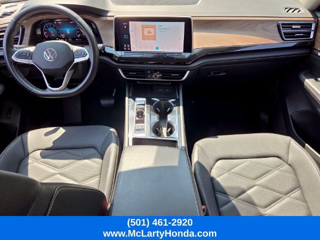 Used 2025 Volkswagen Atlas SE AWD/4WD image 13