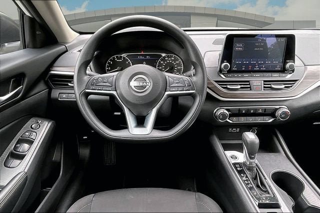 Used 2025 Nissan Altima 2.5 SV AWD/4WD image 5