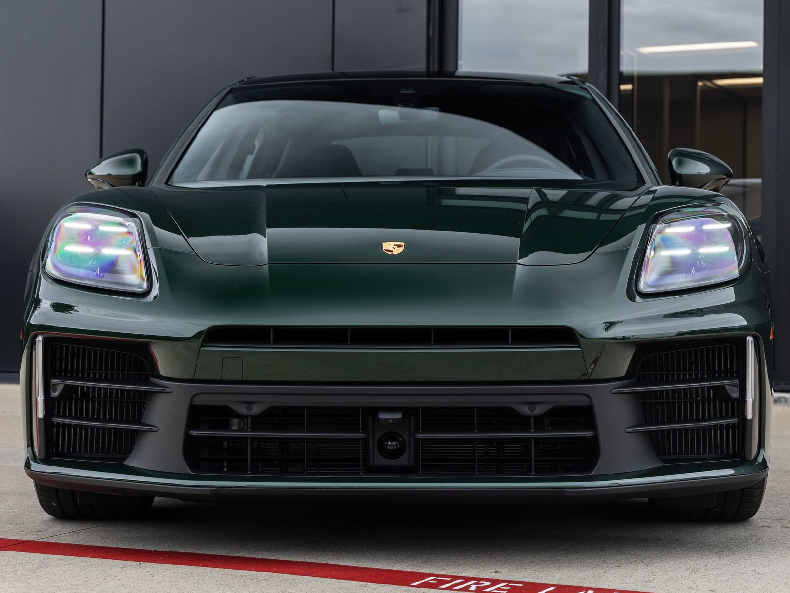 Certified 2025 Porsche Panamera image 8