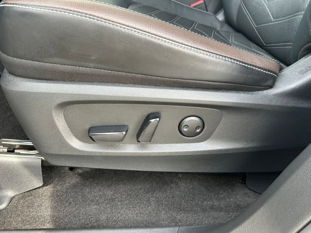 Used 2024 Nissan Pathfinder Platinum w/ Cargo Package image 22