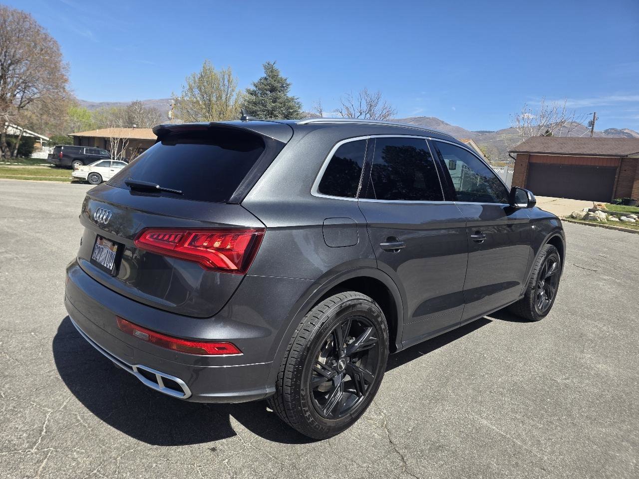 Used 2018 Audi SQ5 Premium Plus w/ Navigation Package image 3