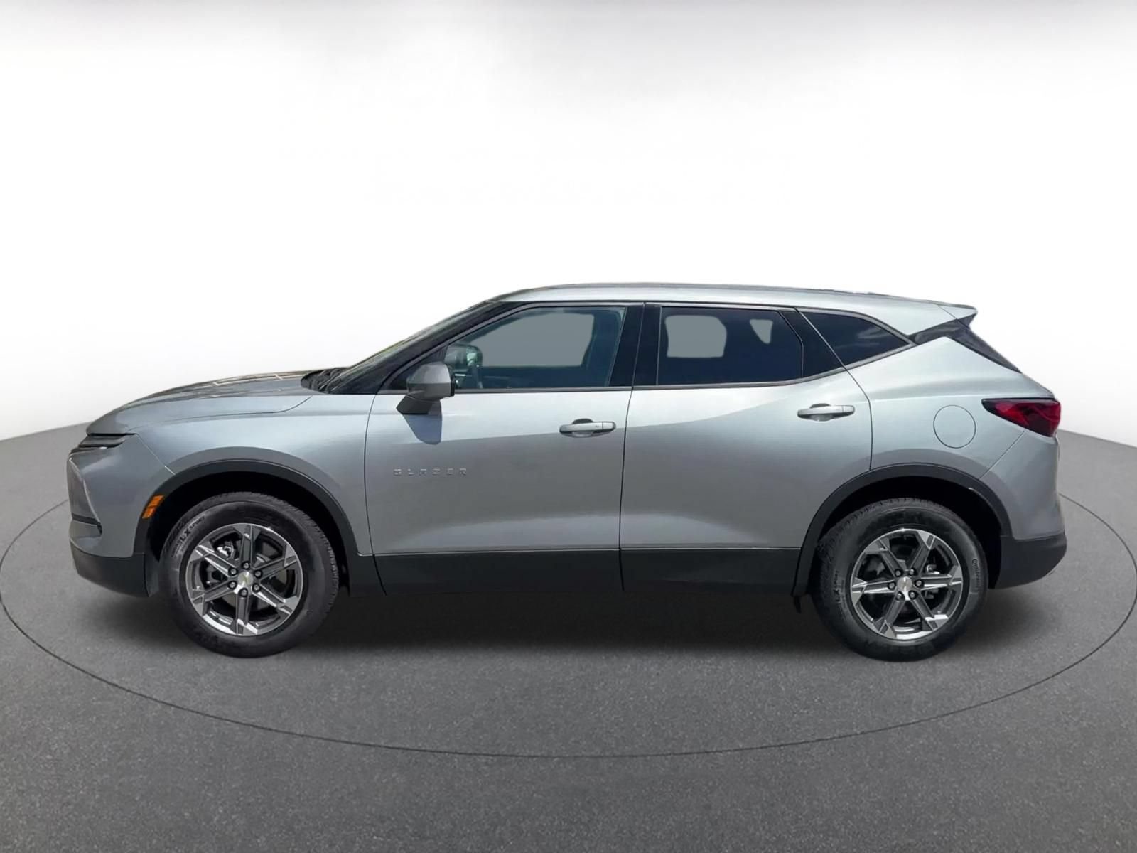Used 2026 Chevrolet Blazer LT FWD image 7