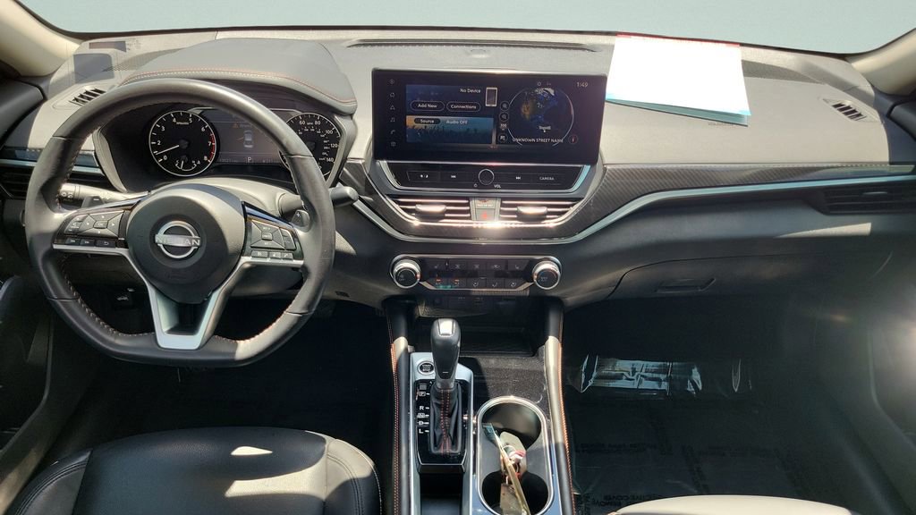 Used 2024 Nissan Altima 2.5 SR w/ SR Premium Package FWD image 13