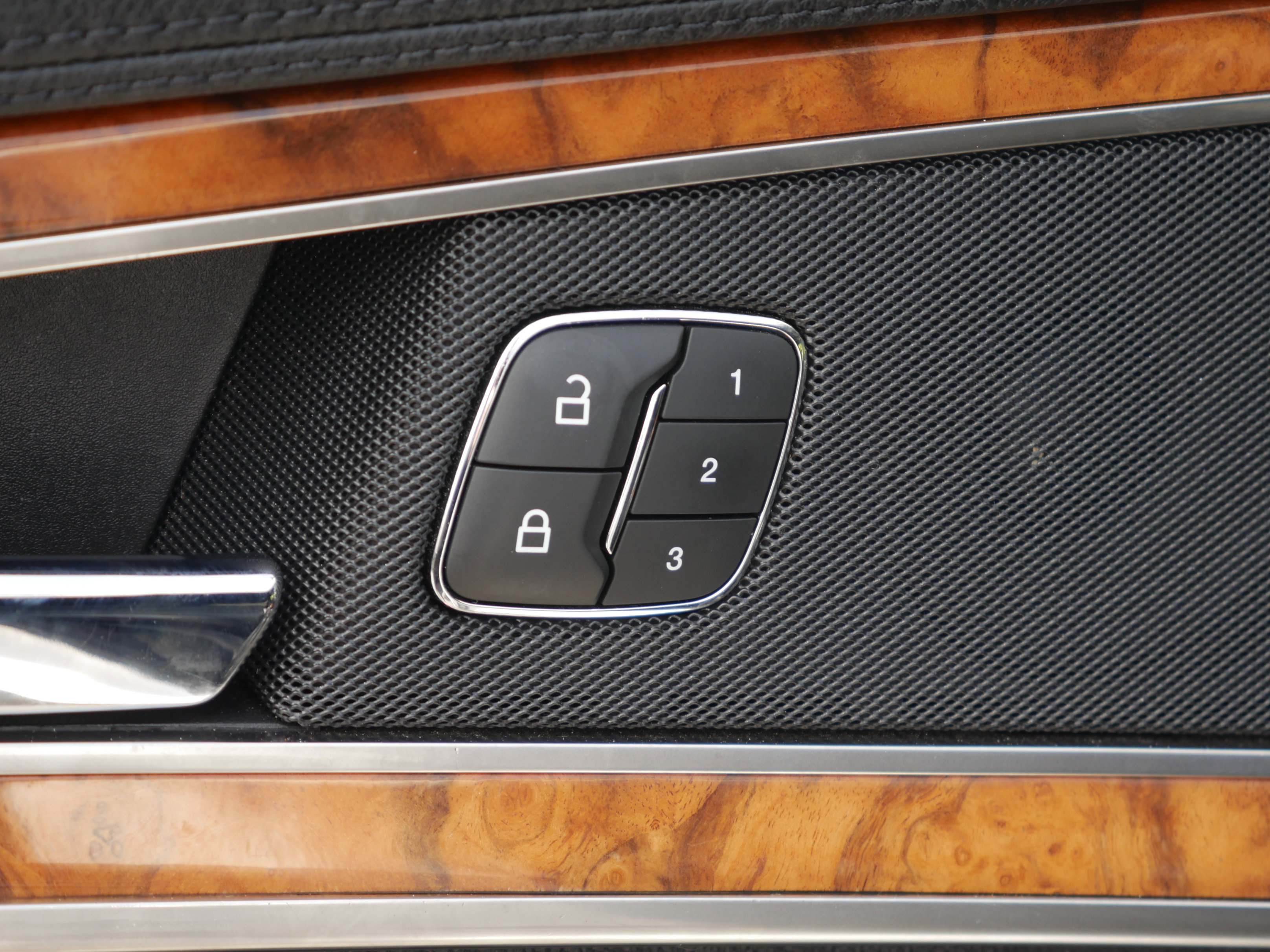 Used 2019 Lincoln Nautilus Reserve image 35