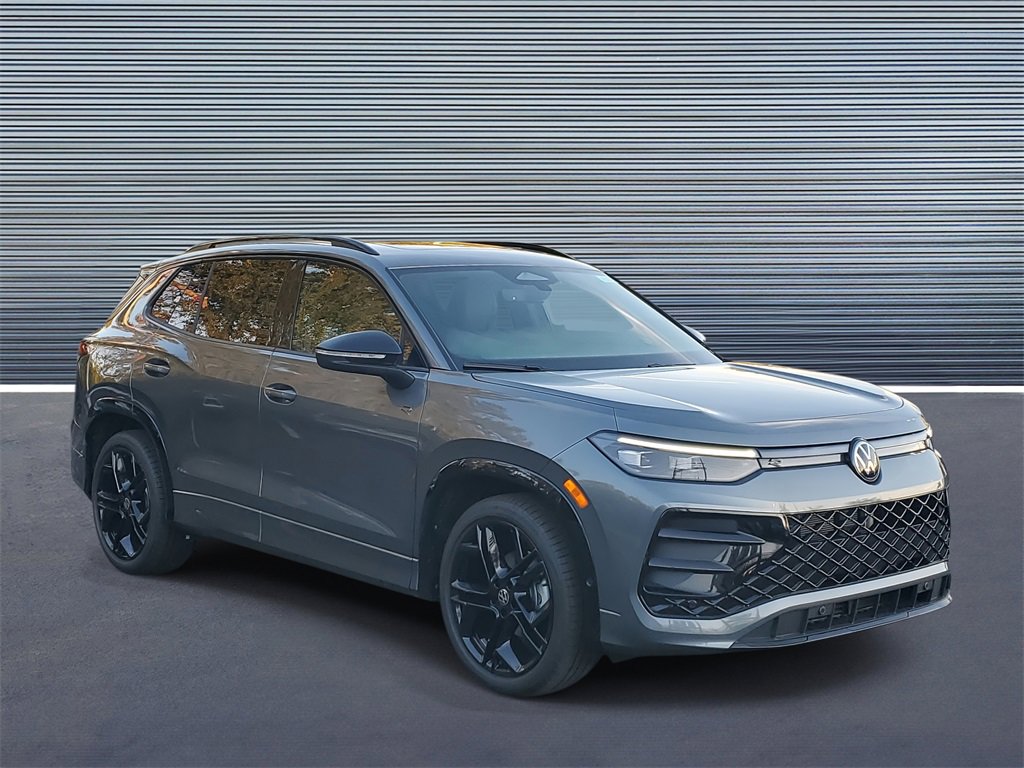 New 2026 Volkswagen Tiguan SE R-Line image 2