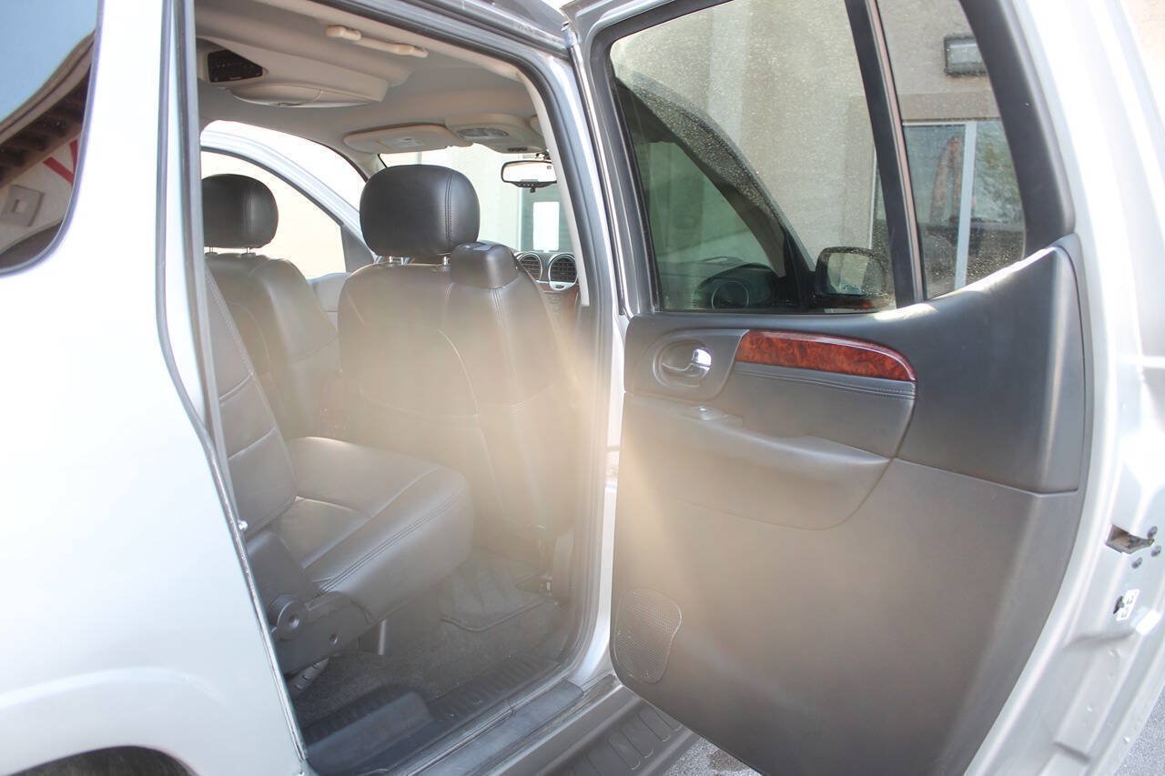 Used 2005 GMC Envoy XL SLT RWD image 23