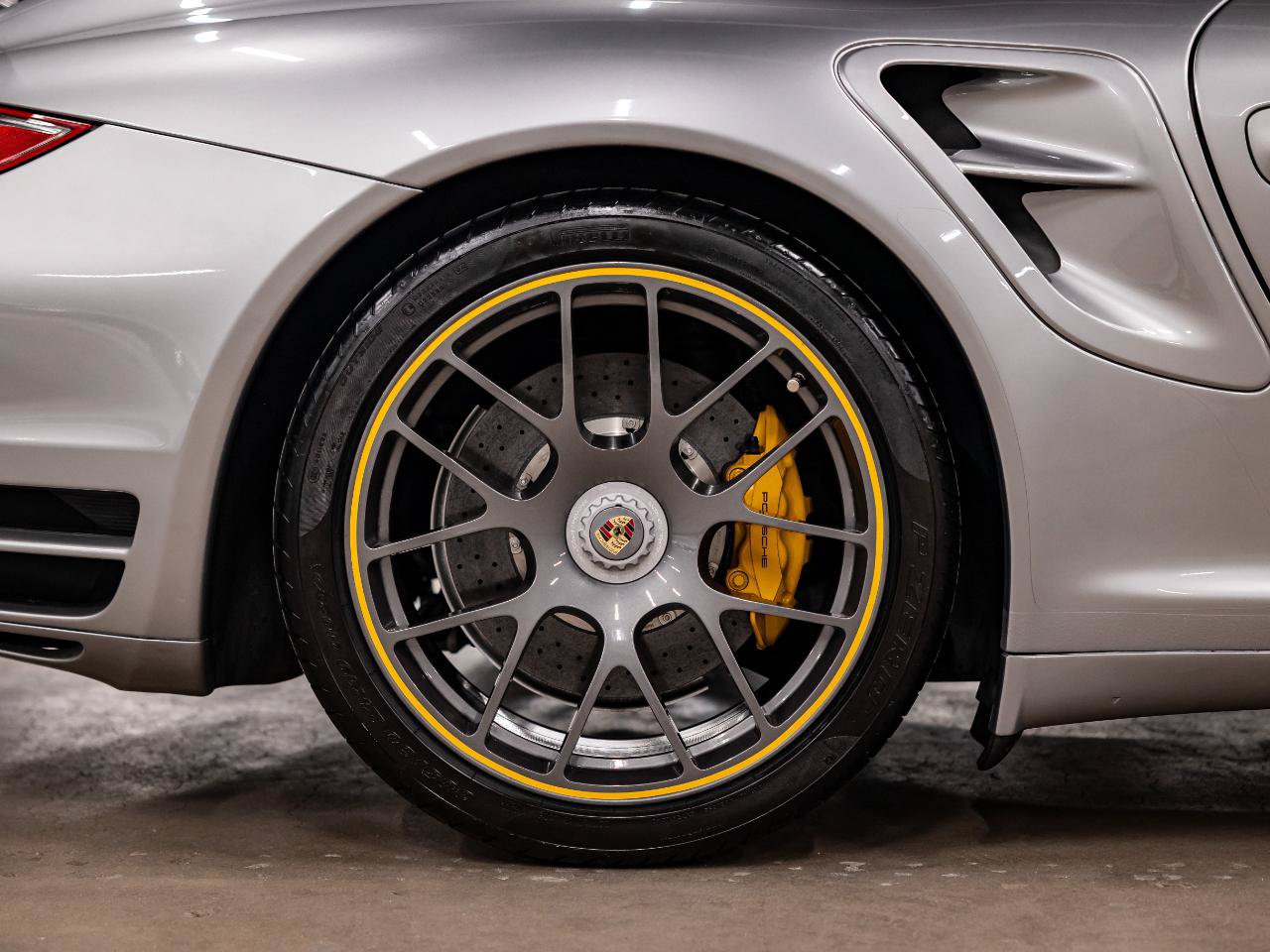 Used 2011 Porsche 911 Turbo S AWD/4WD image 40