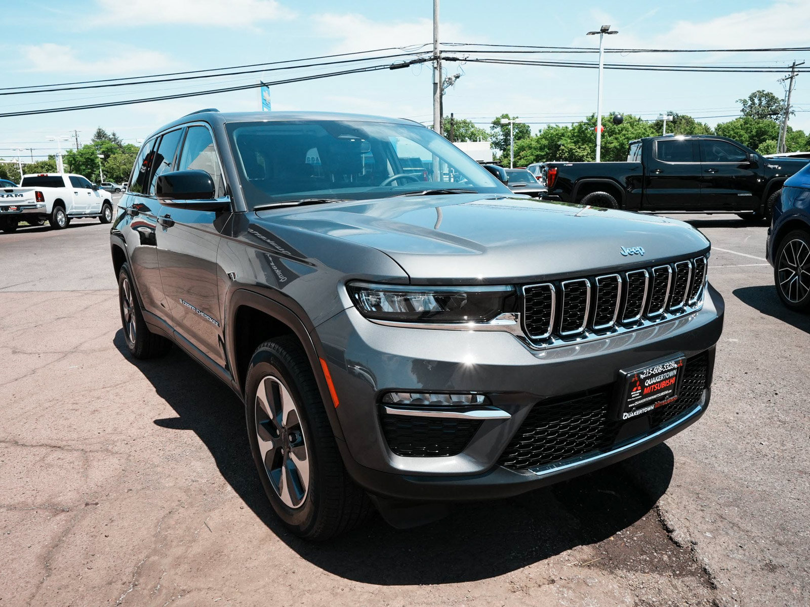 Used 2022 Jeep Grand Cherokee Limited 4xe AWD/4WD image 3