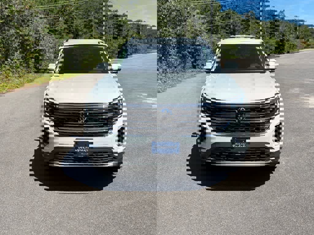 New 2025 Volkswagen Atlas SE image 2