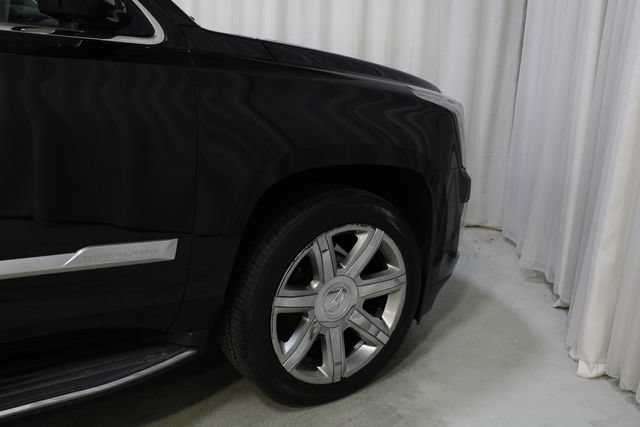 Used 2020 Cadillac Escalade ESV Luxury RWD image 29