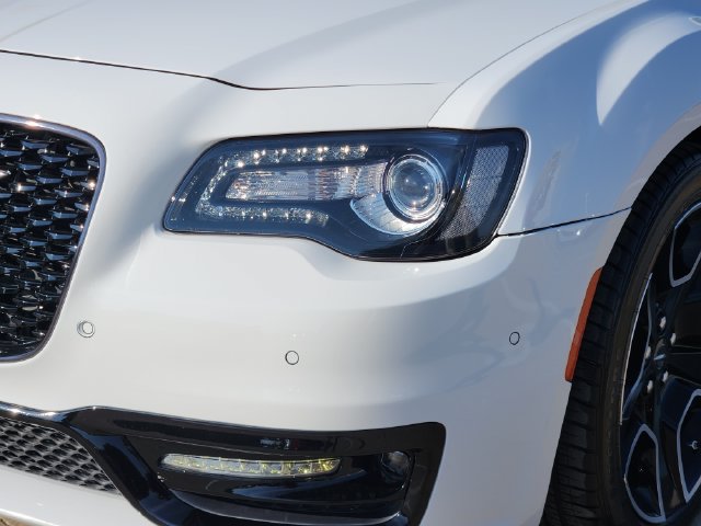Used 2023 Chrysler 300 S w/ Comfort Group RWD image 16