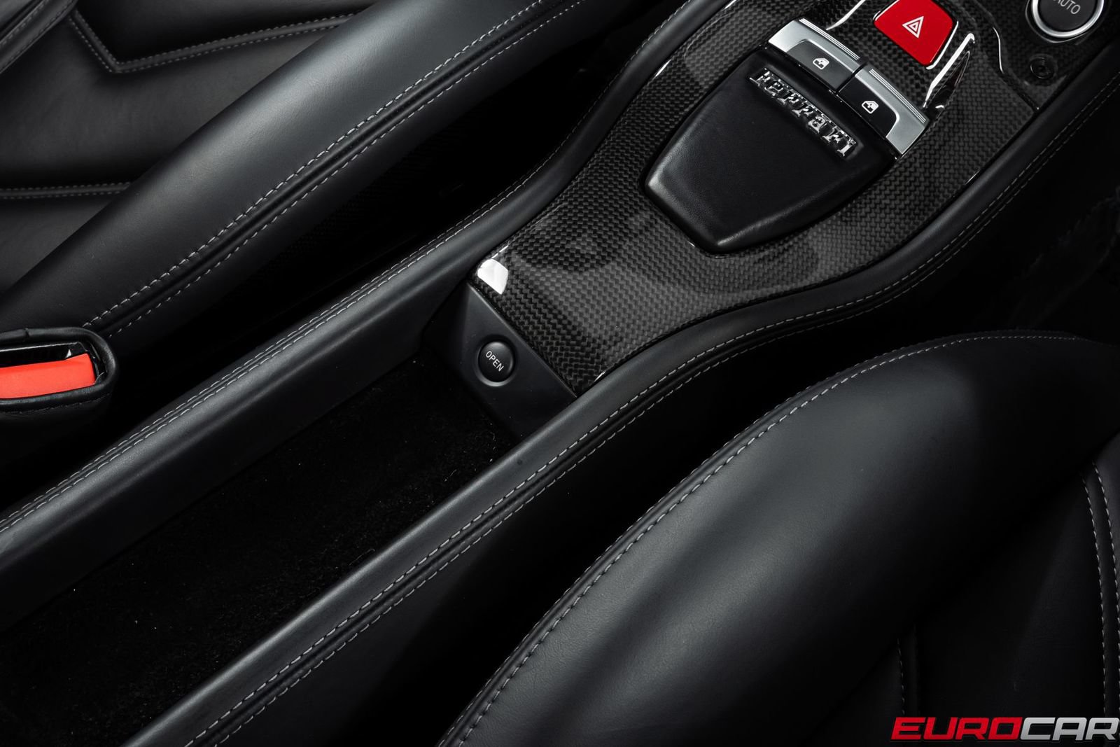 Used 2014 Ferrari 458 Italia Coupe RWD image 34